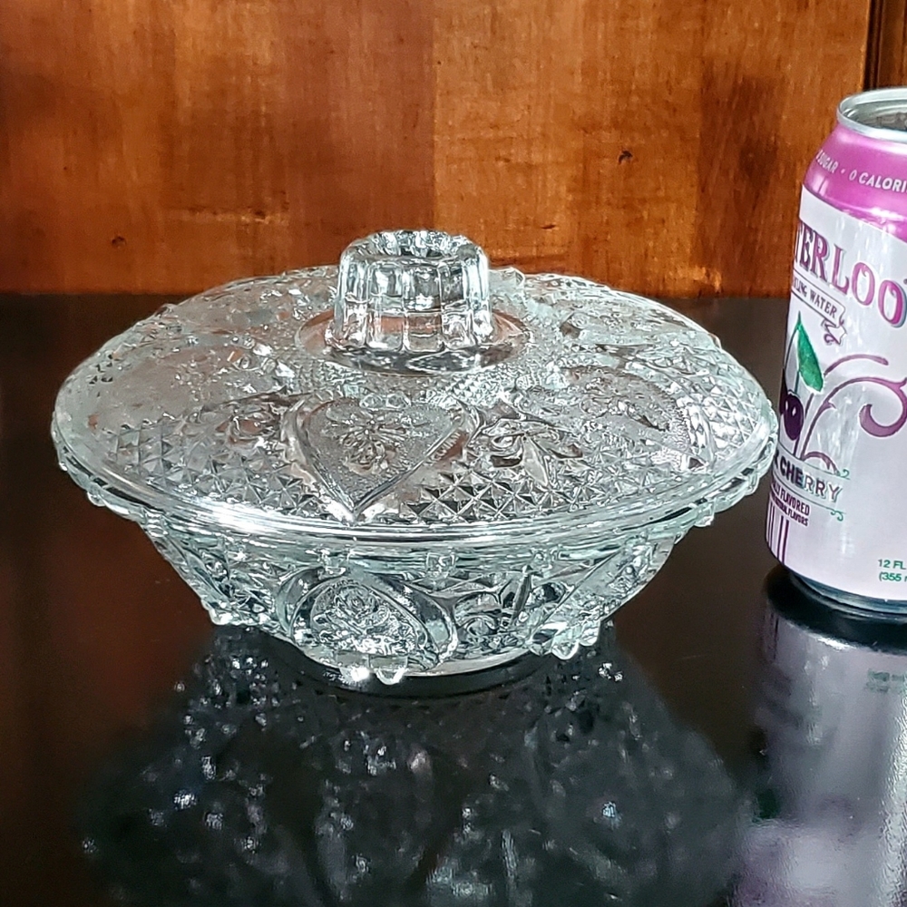 Vntg KIG Clear Hearts 💕,Roses🌹& Fleur-de-lis Glass Candy Dish w/ Lid